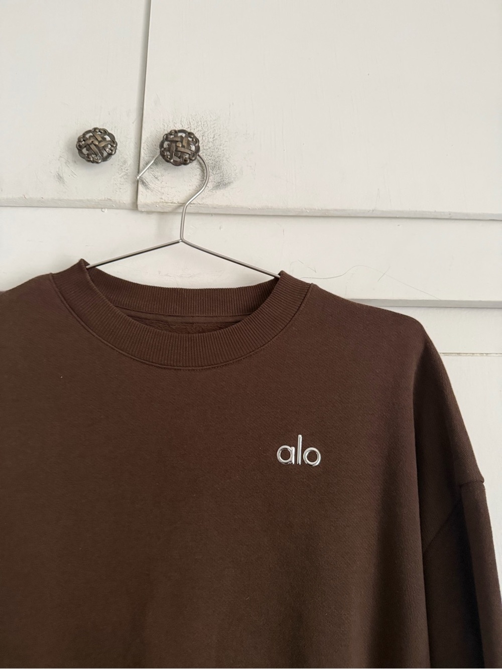 Alo Yoga Accolade Sweatshirt - Picture 2 of 7